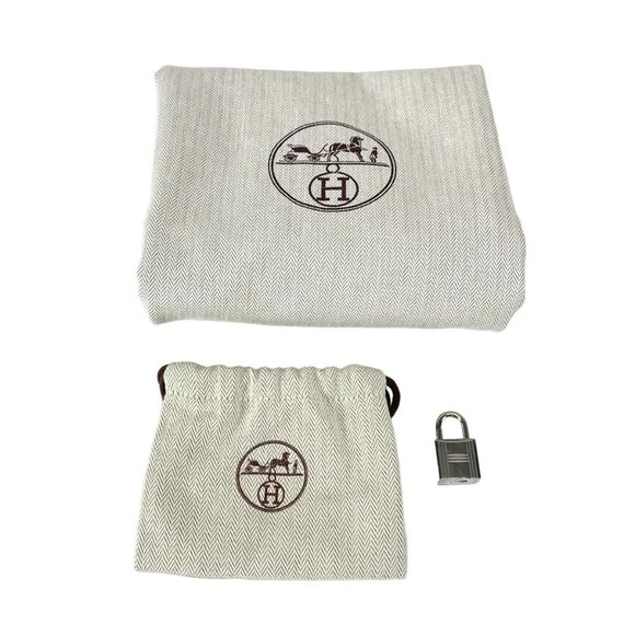 Auth HERMES Victoria 2 12H Colvert Taurillon Clemence T Business Bag - Picture 3 of 16